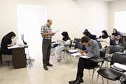 آزمون پایان ترم کلاس های زبان انگلیسی کارکنان برگزار شد.