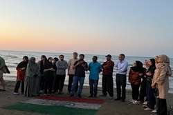 دانشجویان بین‌الملل دانشگاه علوم پزشکی تهران در روزهای جنگ تحمیلی، در پناه پرچم امن جمهوری اسلامی ایران قرار گرفتند