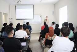 آغاز سلسله کارگاه های پژوهشی ویژه دانشجویان بین‌الملل در کالج بین الملل دانشگاه