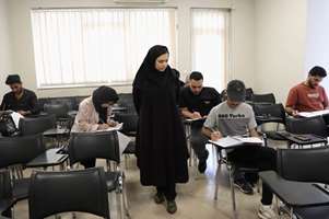 گزارش تصویری | برگزاری آزمون پایان‌ترم کرسی زبان انگلیسی دانشجویان بین‌الملل دانشگاه