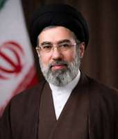 ولی امر مسلمین، خلف صالح امام شهید، آیت‌الله سید مجتبی حسینی خامنه‌ای به عنوان سومین رهبر جمهوری اسلامی ایران معرفی شدند