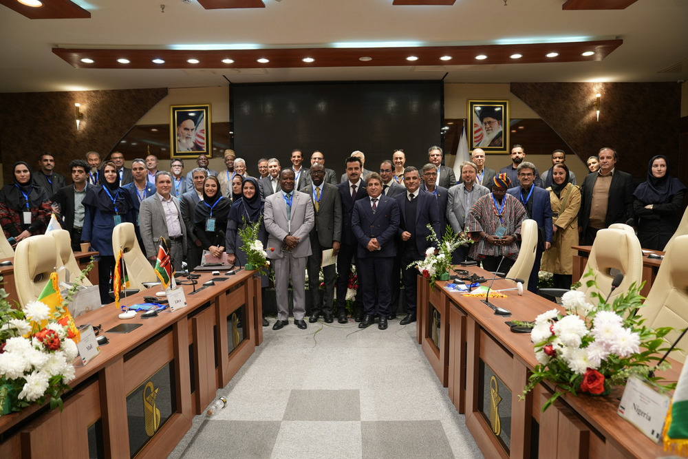 حضور فعال دانشگاه علوم پزشکی تهران در اجلاس سفرای کشورهای آفریقایی و تشریح برنامه‌های توسعه همکاری‌های بین‌قاره‌ای