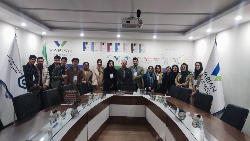 بازدید علمی دانشجویان داروسازی پردیس بین‌الملل از کارخانه واریان فارمد